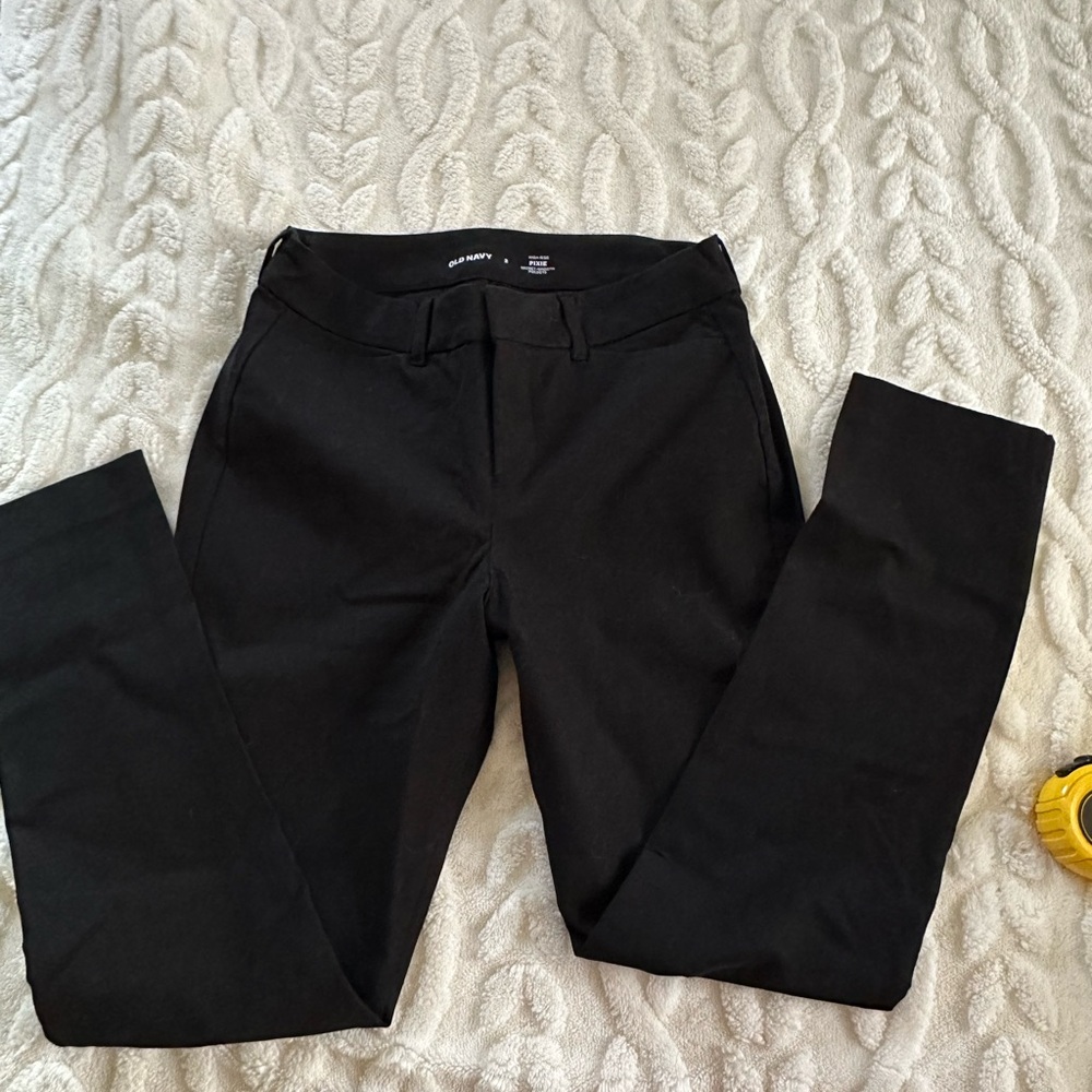 Women’s Old Navy Classic Black Dress Pants Sz 2 high rise pixie pockets